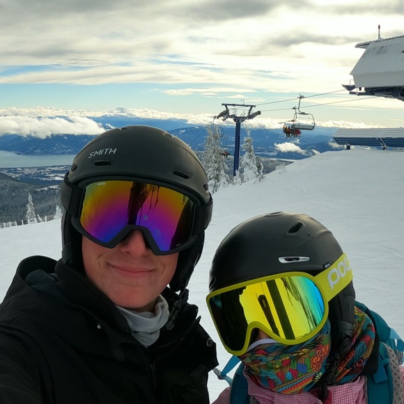 Meet your Posher, Mercedes - Picture 2 of 2